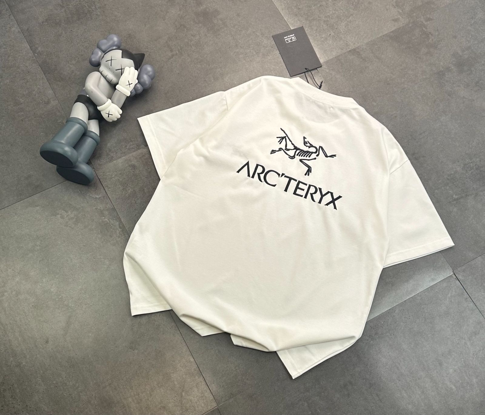ARC'TERYX アークテリクス 限定刺繍ロゴTシャツ 380gコットン