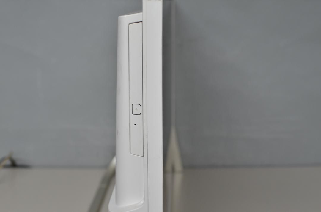 ジャック品 一体型パソコン 富士通 FH52/B3 Celeron 2365U ジャック品 一体型パソコン 富士通 FH52/B3 Celeron 2365U