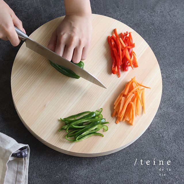 teine 福井県産の檜まないた 30cm 丸型 桧 まな板 丸 木製 おしゃれ 30 まないた 大 丸型 檜 木のまな板 ひのき 国産 カッティングボード サービングボード 木製まな板