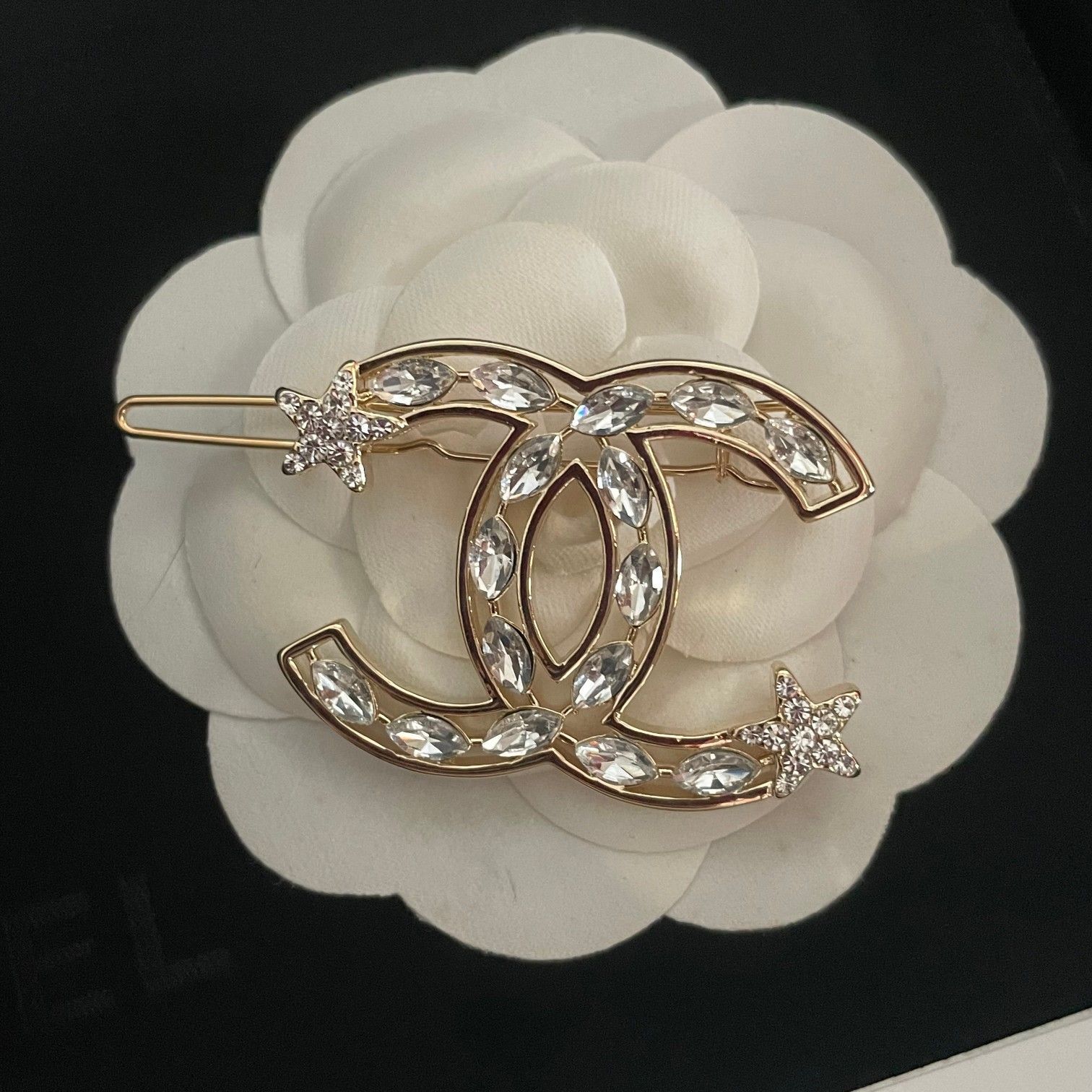 CHANEL★ヘアピン★レア美品⭐︎最終値下げ 今日特価】CHANEL 最新モデル ヘアピン レディース ファッション