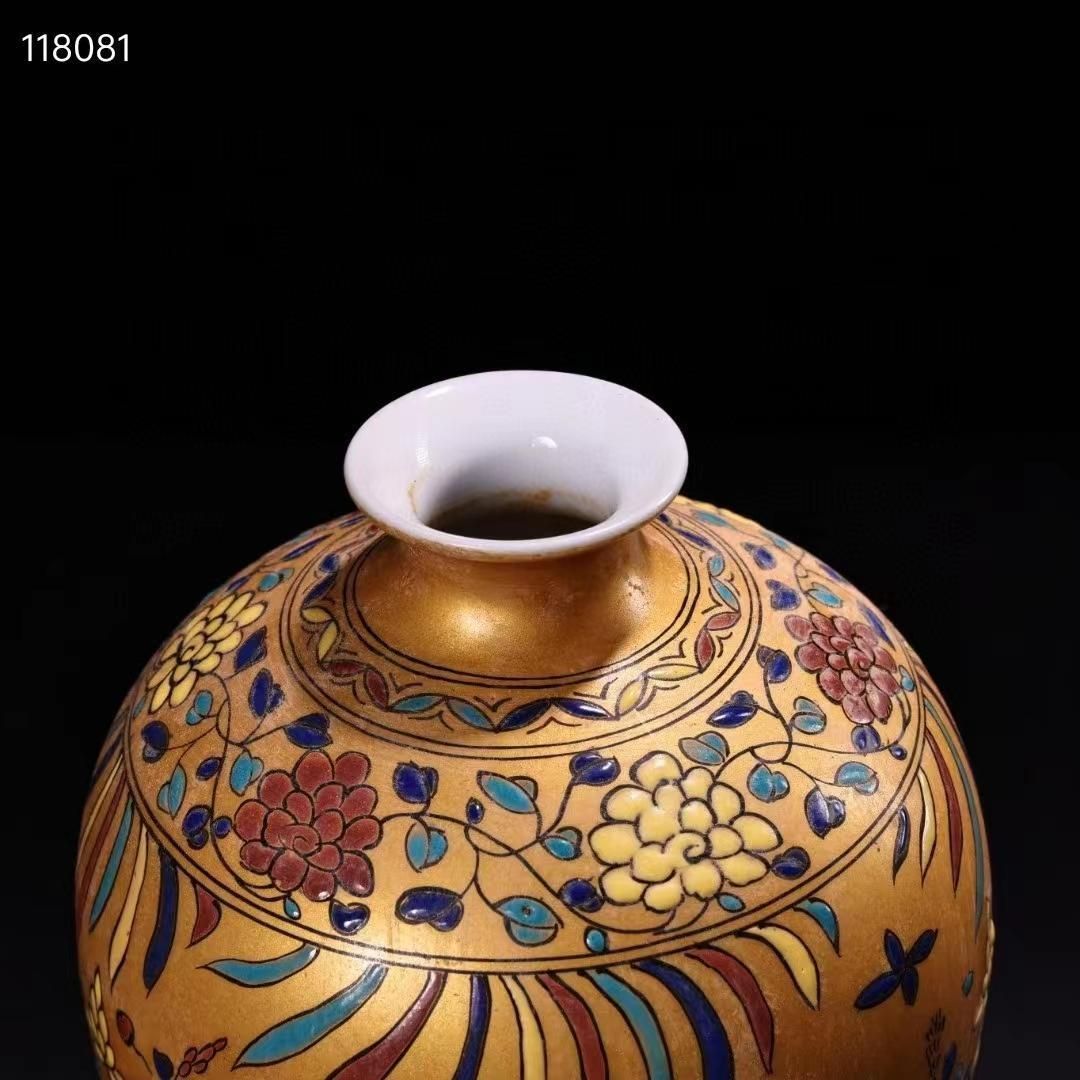 中国古美術・稀有品・純手描き金粉彩陶瓷花瓶・黑檀木箱付き・観賞瓶・文房具・時代物 中国古美術・稀有品・純手描き金粉彩陶瓷花瓶・黑檀木箱付き