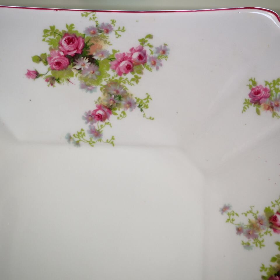 英国シェリー クイーンアン Dainty Rose 1927年 BBプレート 大皿