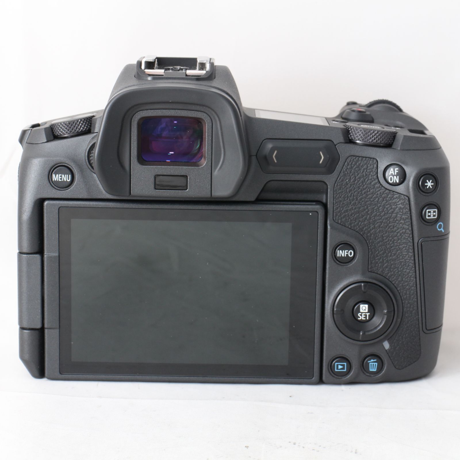 ☆美品・ショット数11000☆ Canon EOS R ボディー EOSR キヤノン ミラーレス一眼カメラ #2756