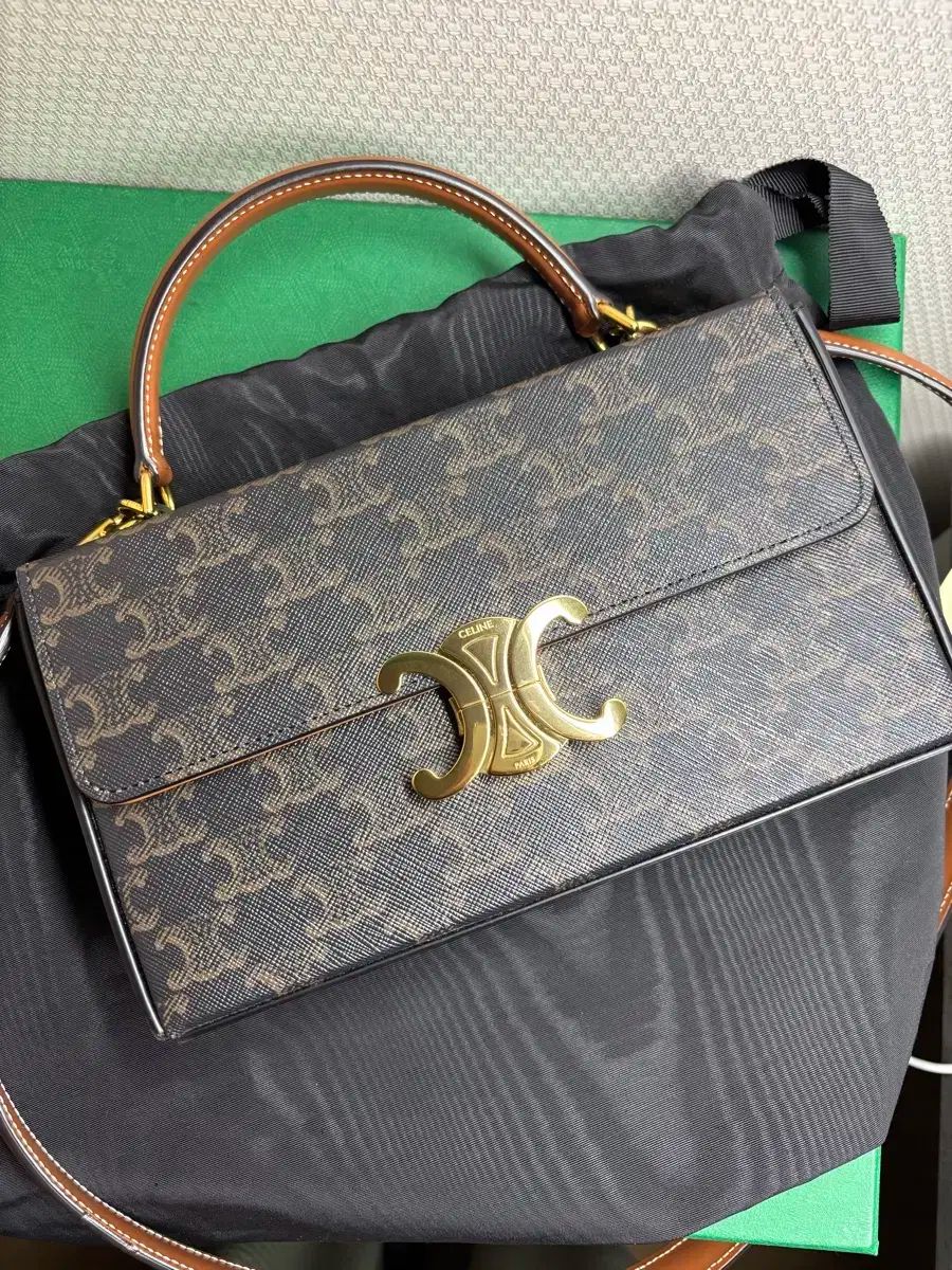 【原価ぶっ壊し割引】ラージモデルボックス トリオンフ Celine(セリーヌ) トリオンフ ボックスバッグ - メルカリ
