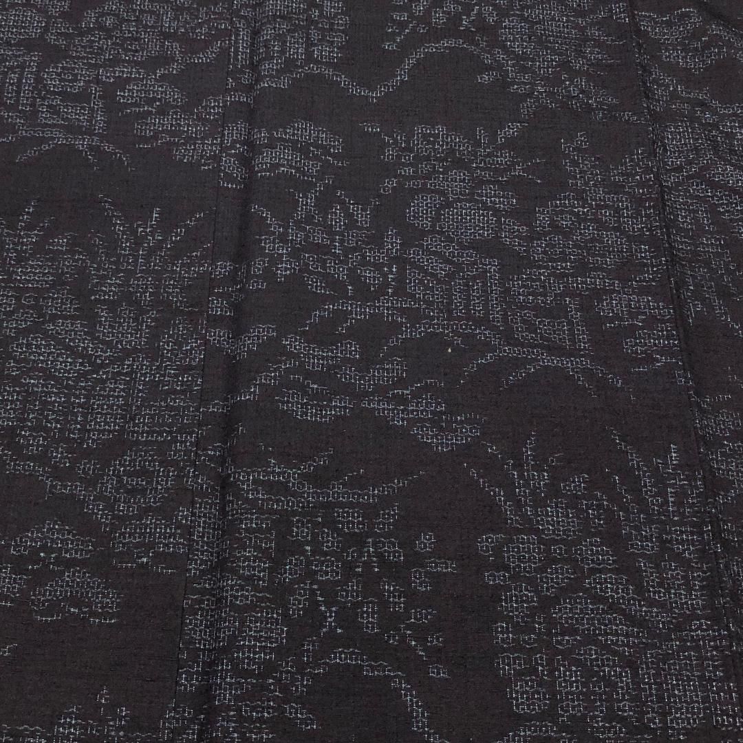 ⭐️未使用⭐️本場結城玉紬　結織苑　80亀甲　保証書　結城紬　袷　しつけ糸付き 本場結城紬 結城玉紬 結織苑 証紙付 100亀甲 紺鉄色 しつけ糸 K