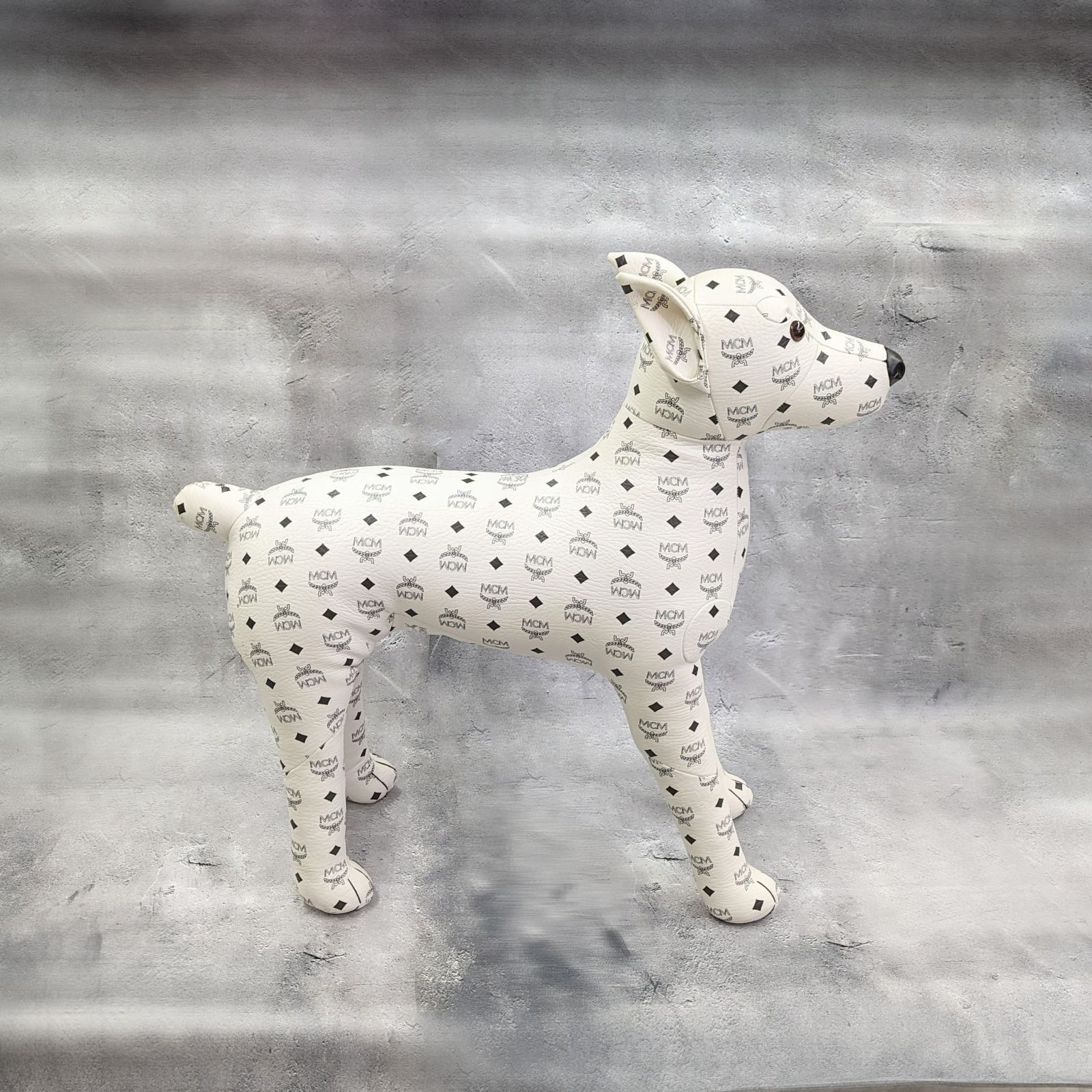 MCM (エムシーエム) 別注 DOG DOLL ドックドール 犬 ぬいぐるみ メルカリ