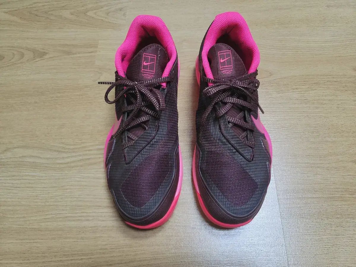 NIKE ナイキ コートエアー ズーム プレミアム テニスシューズ 250