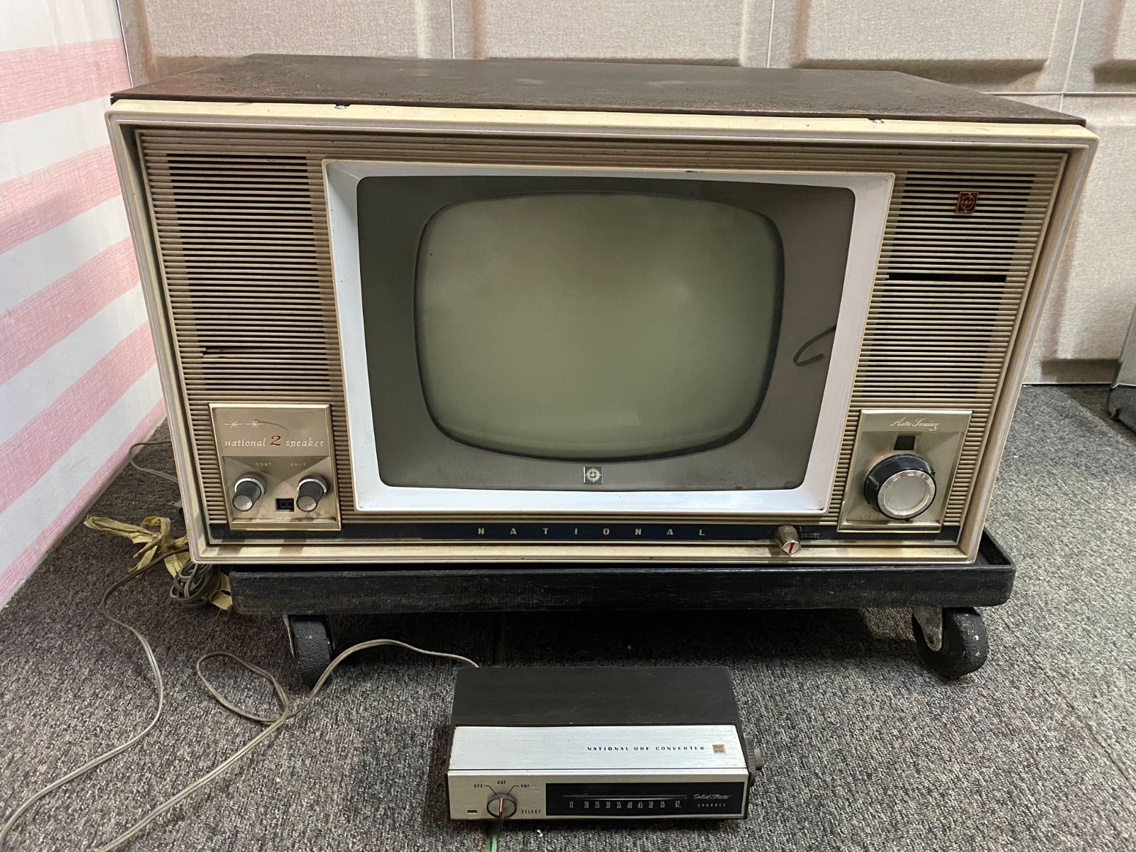 K テレビ ナショナル 2スピーカー NATIONAL-TV MODERL F14-Y7 UHF コンバーター 通電可 ジャンク