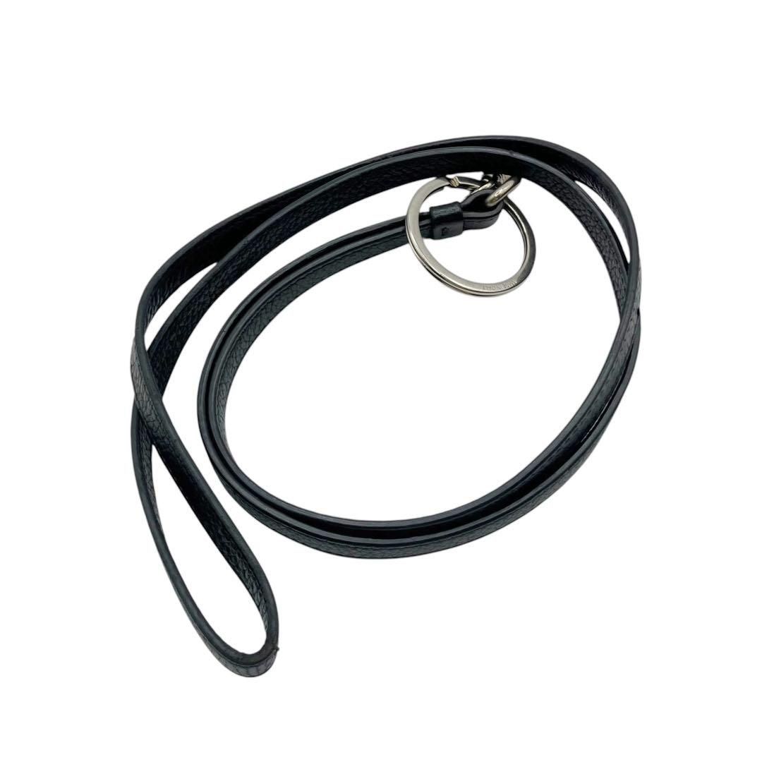 キャッシュ ストラップ付き