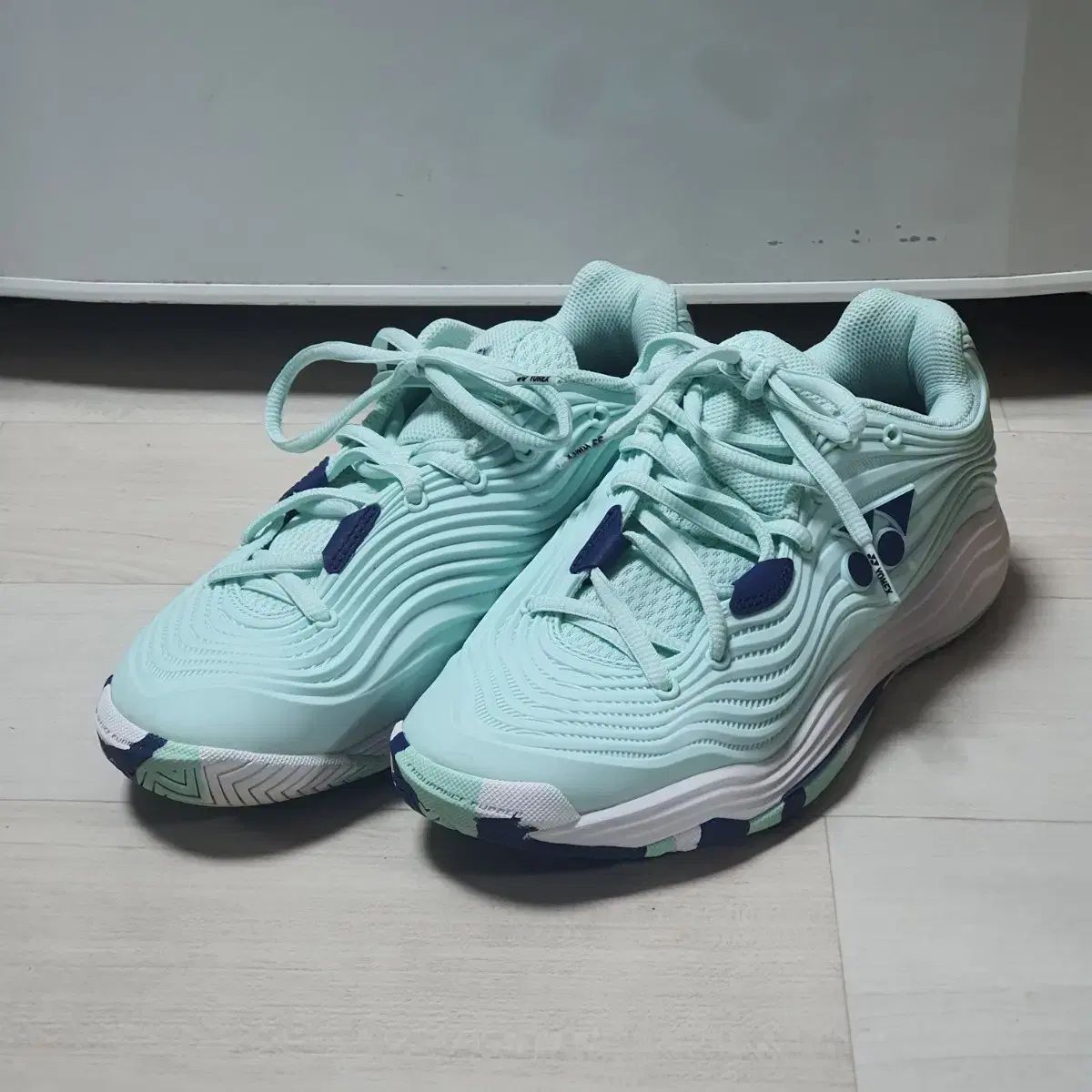 YONEX(ヨネックス) テニスシューズ フュージョンリヴ 5 240 ほぼ新品