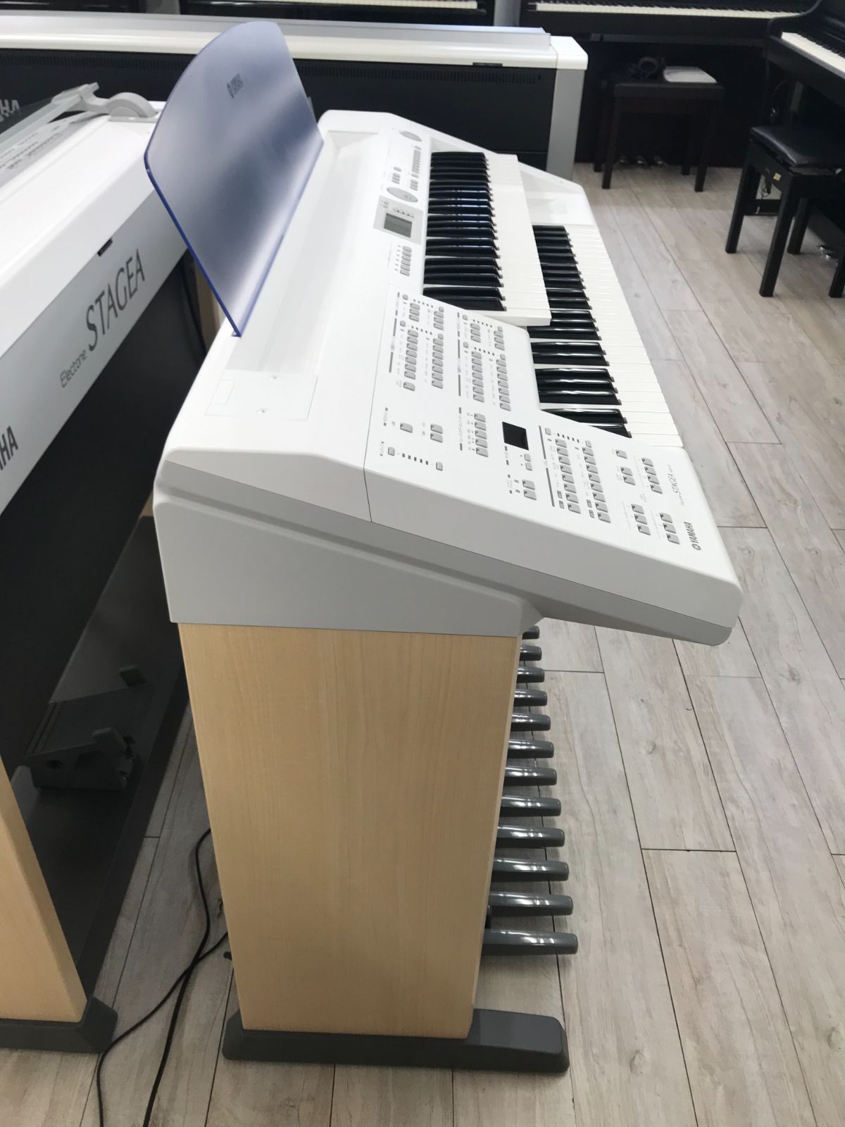 ★68161【エレクトーン】YAMAHA　ELB02　16年製 大人にも子どもにも使いやすいヤマハエレクトーン入門用モデル