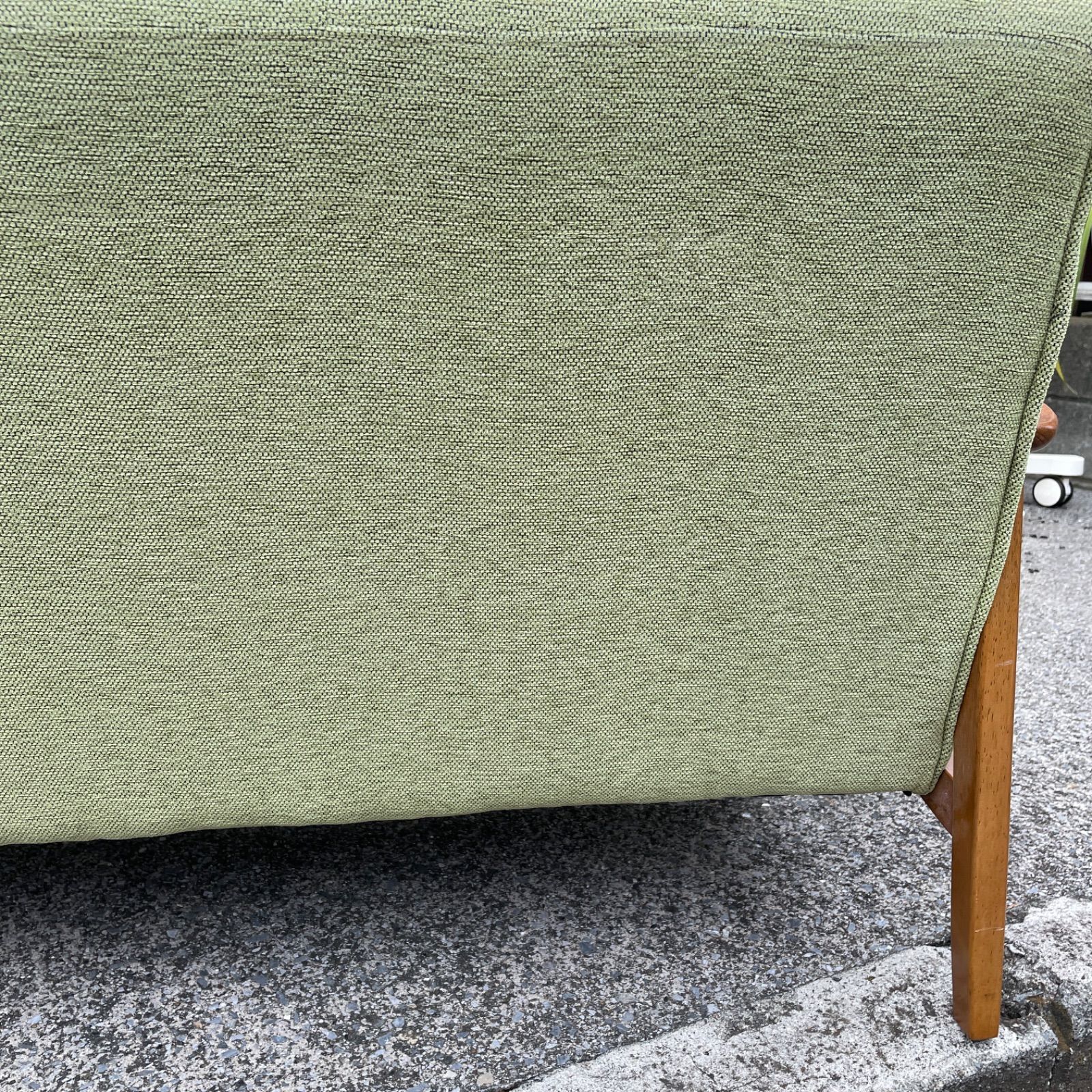 Hotate様 カリモク風　ソファー　135×70 横浜から50kmほど カリモク風 ソファー 135×70 横浜から50kmほど - メルカリ