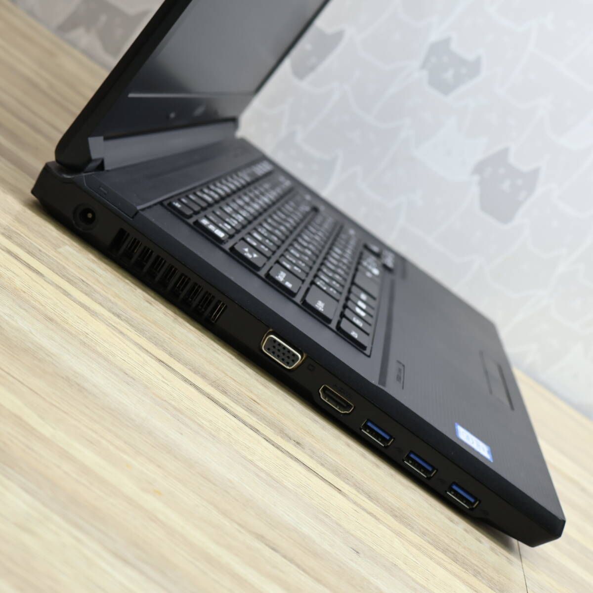 Win11✨新品SSD512GB/メモリ8GB✨第7世代✨カメラ付きPC✨薄型