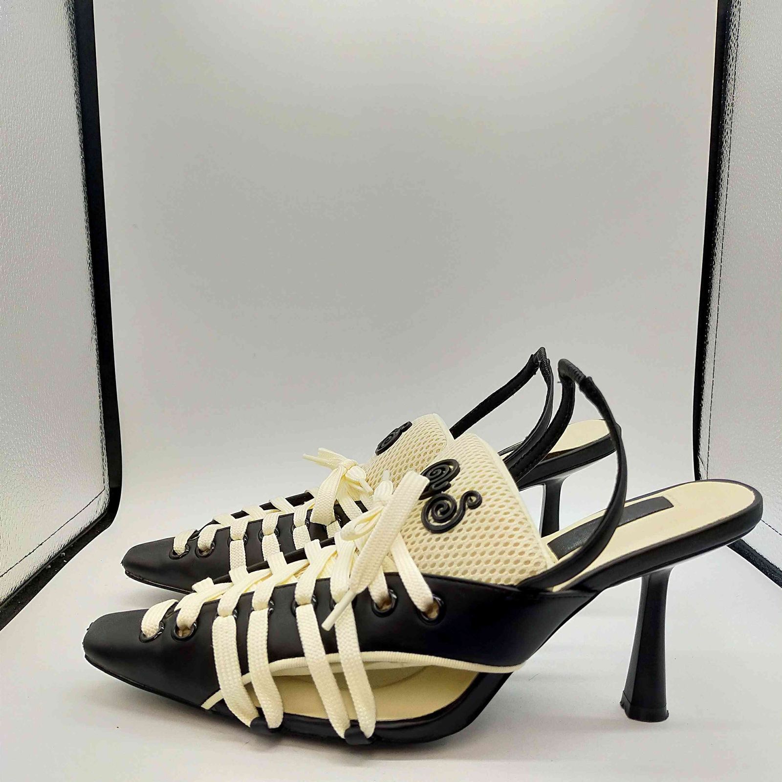 【新品未使用】YELLO MONOCHROME SNEAKER MULES YELLO / ECRU LOW HEEL SNEAKER MULES