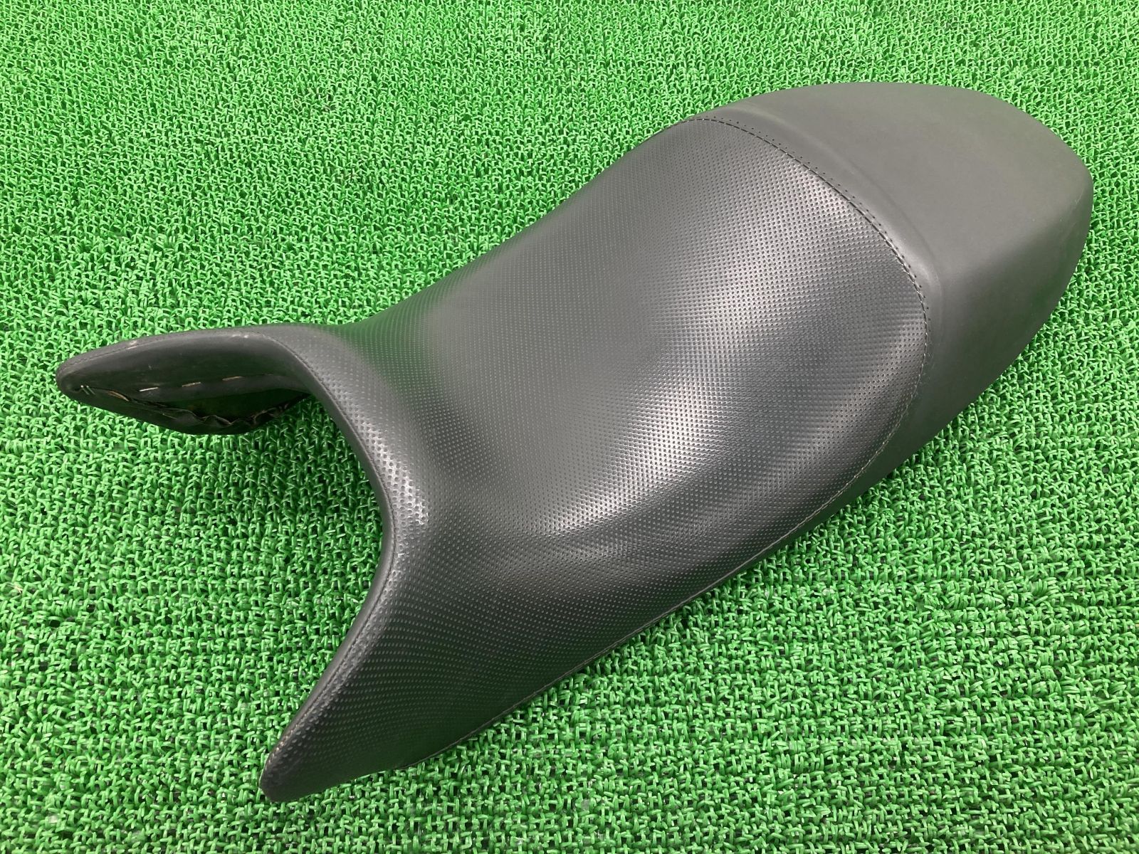 モンスター900 シート 595.1.026.1A ドゥカティ 純正 中古 バイク 部品