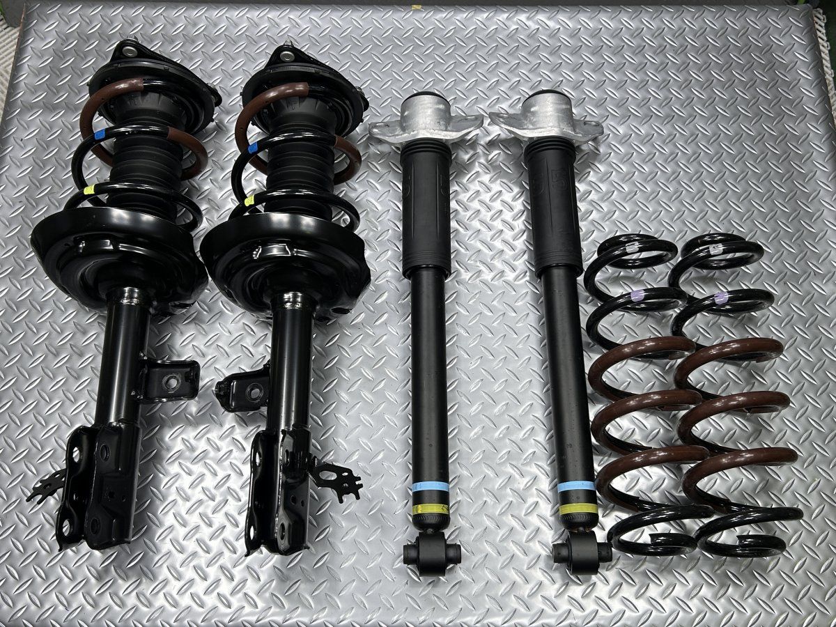 新車外し クラウンスポーツ 純正 サスキット 前右48510-30G20 前左48520-30B20 後48530-30G50 AZSH36W AZSH37W 24070080