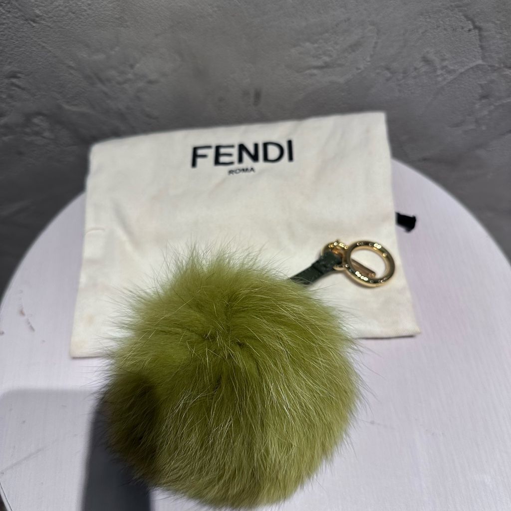 りんこ！FENDI フェンディ ファー チャーム アップル チャーム ファー マルチカラー | Fendi