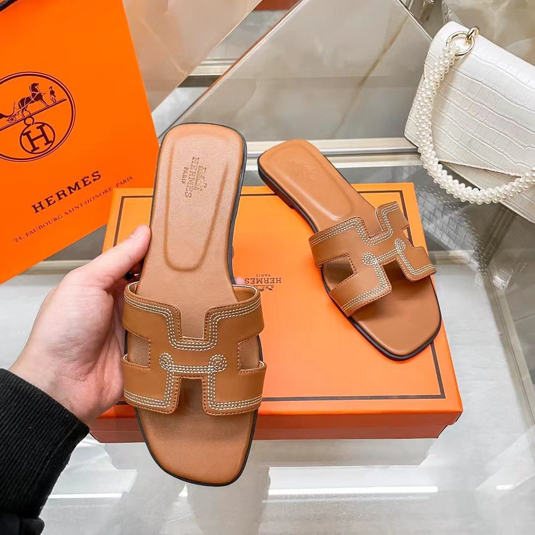 美品 HERMES エルメス  ファッショナブルで美しいレディースサンダル、スリッパ、フラットシューズ