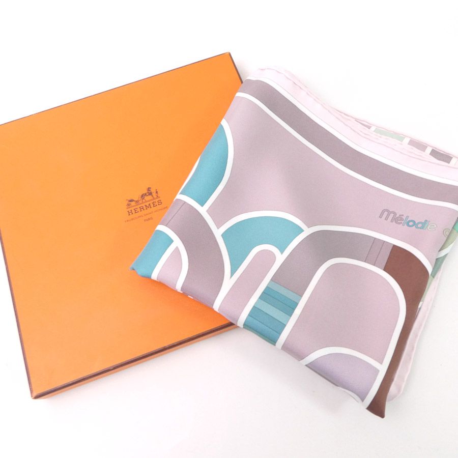 エルメス HERMES スカーフ カレ90 Melodie chromatique 半音階の