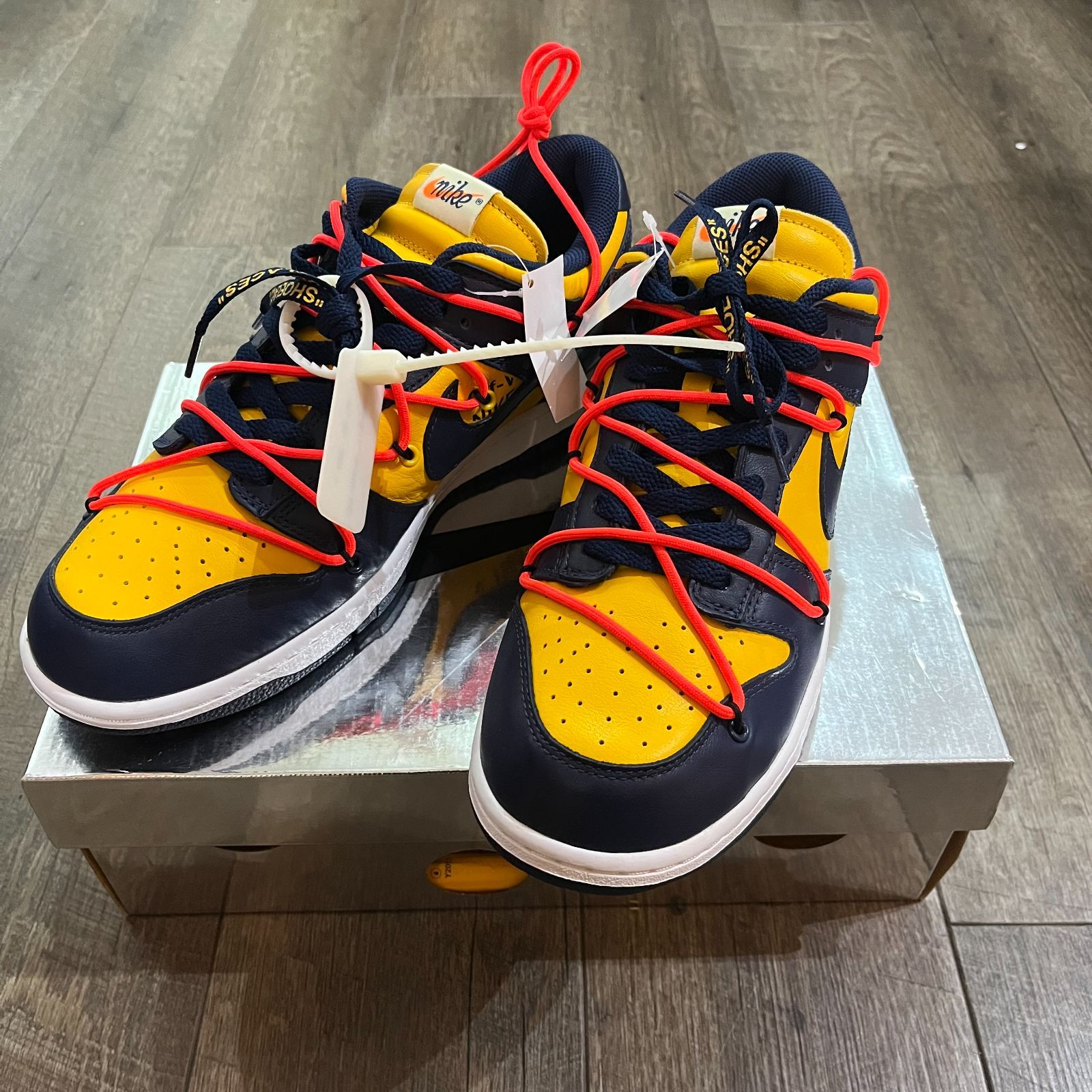 未使用 OFF-WHITE × NIKE dunk low ダンクロー スニーカー ナイキ オフ 未使用 OFF-WHITE × NIKE dunk low ダンクロー スニーカー ナイキ オフ