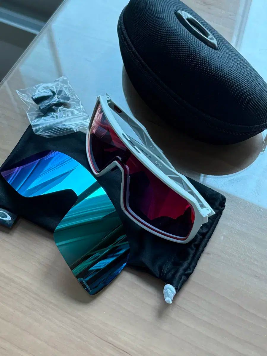 OAKLEY オークリー スートロ ホワイト レンズ