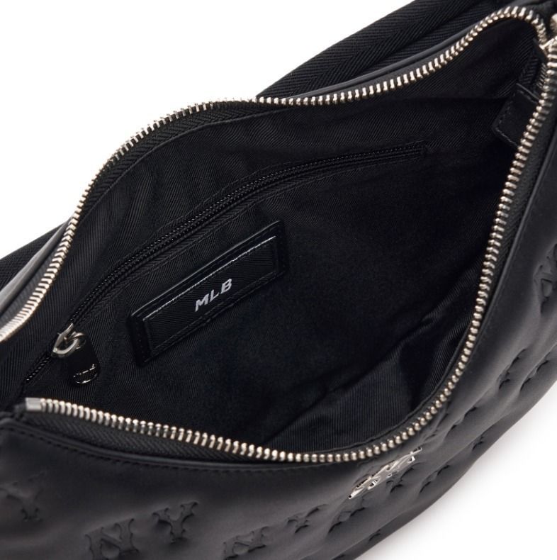 MLB モノグラム エンボ ホボバッグ NY (Black) MLB Monogram Embo New York Yankees Hobo Bag Hand Bag NY Logo
