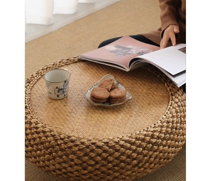 シンプル窓辺の低い卓 藤編み