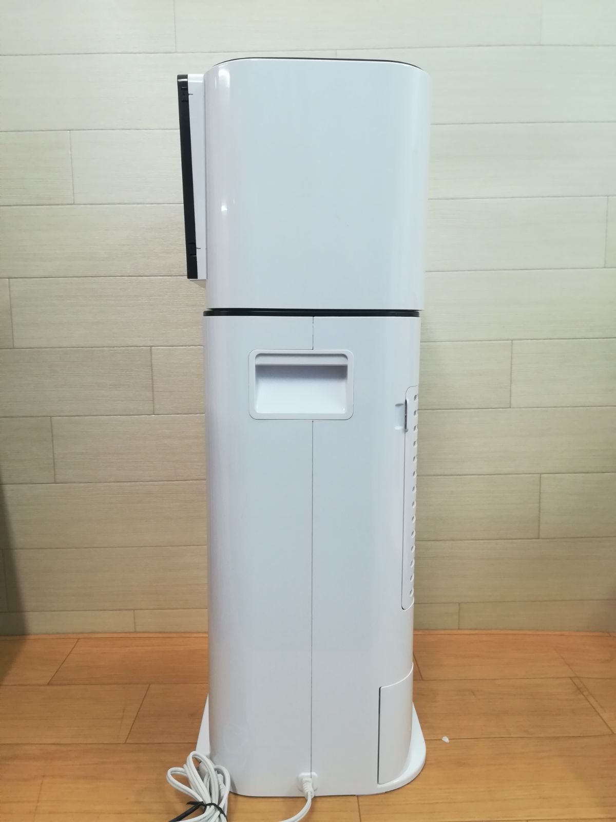 アイリスオーヤマ サーキュレター衣類乾燥除湿機 IJD-150-W 送料 アイリスオーヤマ サーキュレター衣類乾燥除湿機 IJD-150-W 送料