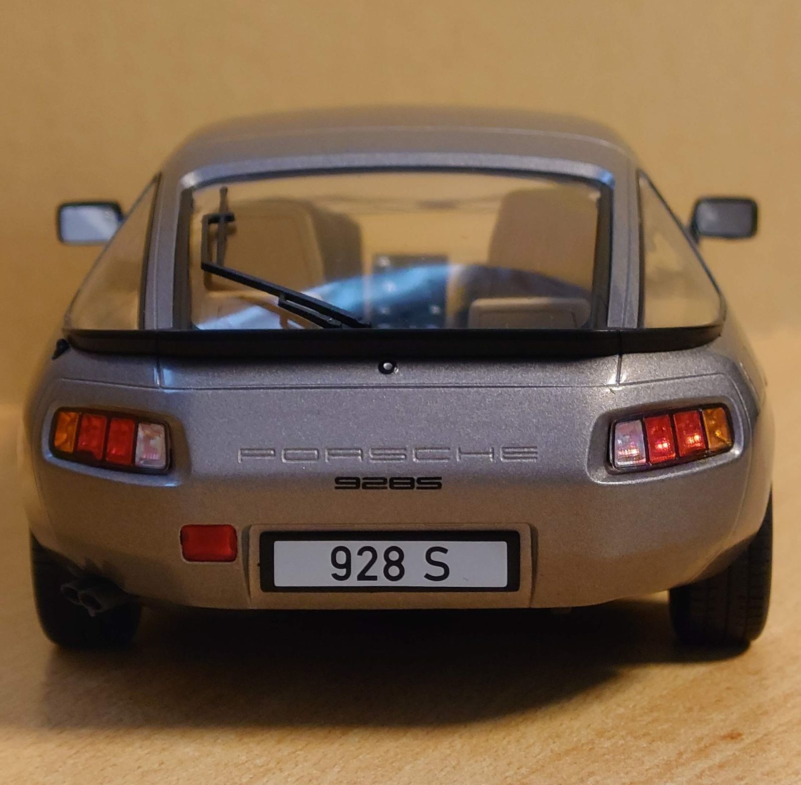 1/18 ポルシェ928S 1979 Porsche シルバー COUPE MGC製ダイキャスト製ミニカー - メルカリ