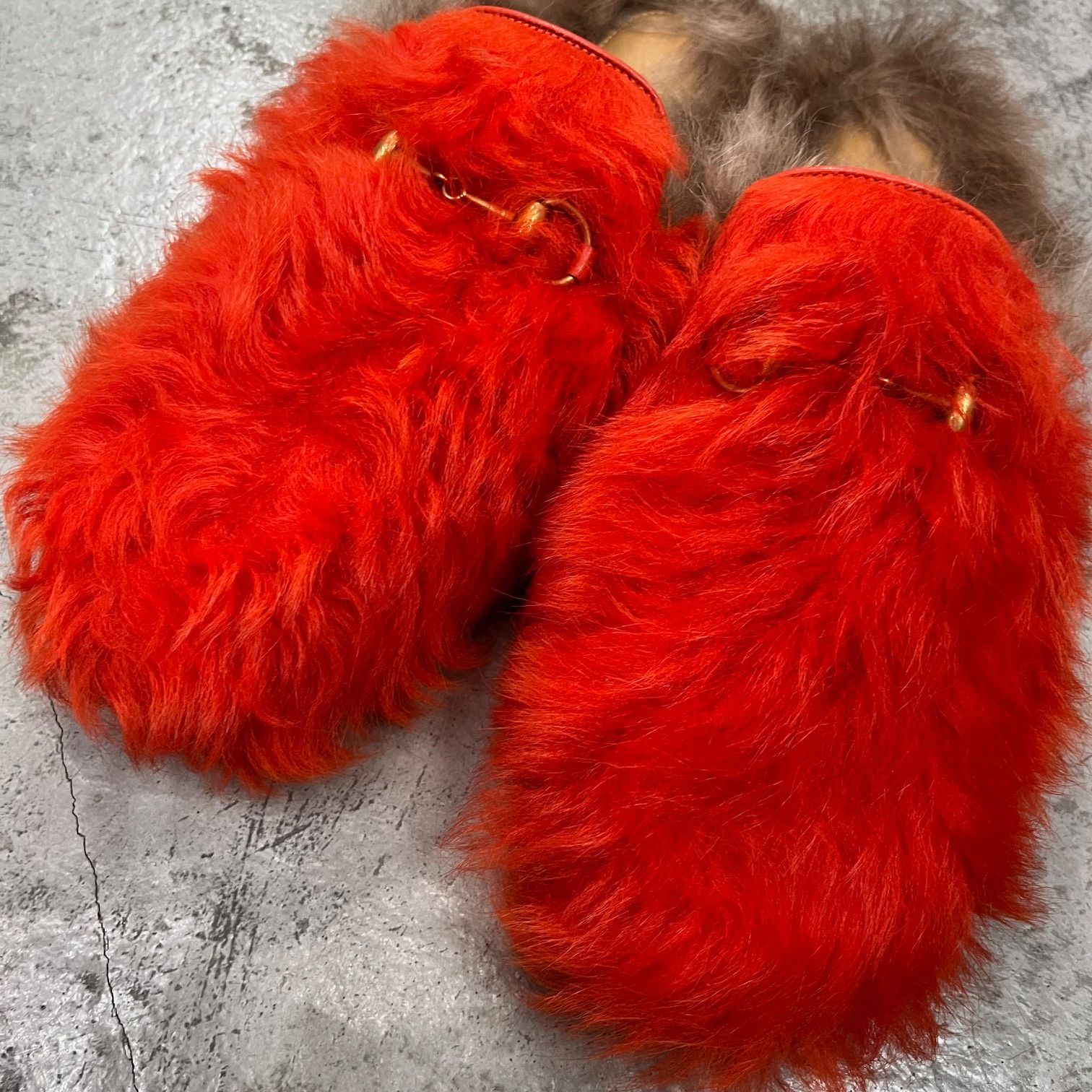 GUCCI プリンスタウン ファー ホースビット スリッポン サンダル