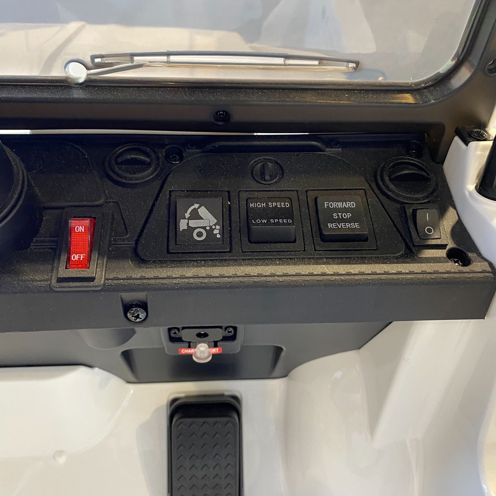 TOYOTA 電動乗用玩具 ランドクルーザーFJ 45 リモコン操作 電気 電動 ランクル 音楽 ミュージック プレゼント 贈り物