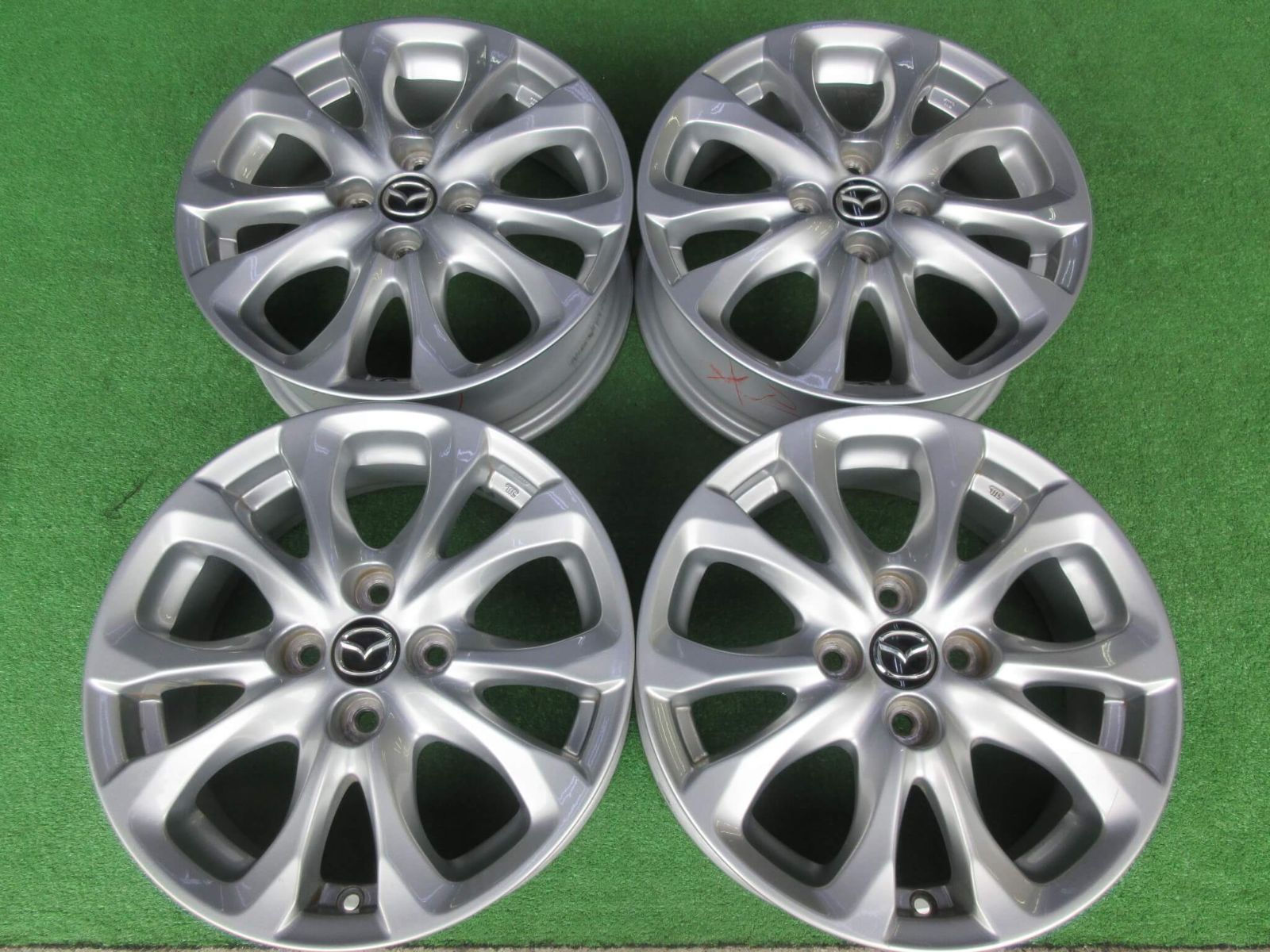 マツダ デミオ純正ホイール 5.5J-15 4H100 40 お探しの方是非いかがですか