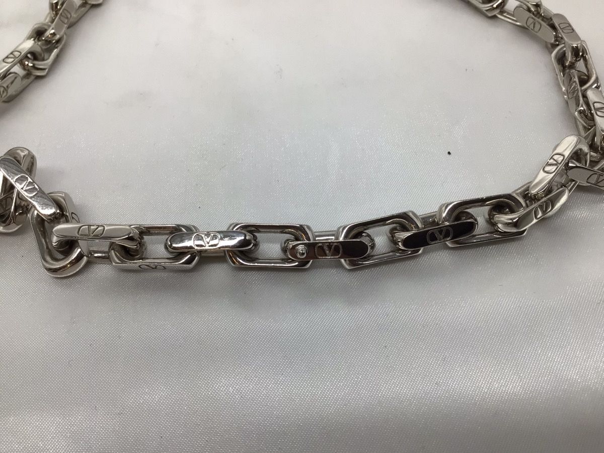 VALENTINO ヴァレンティノ シルバー ロゴ チェーンネックレス