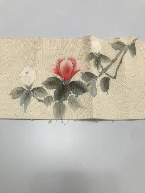 名古屋帯 正絹 白地に枝花模様 ヒゲ紬 髭紬 お太鼓柄 落款 名古屋帯 正絹 白地に枝花模様 ヒゲ紬 髭紬 お太鼓柄 落款