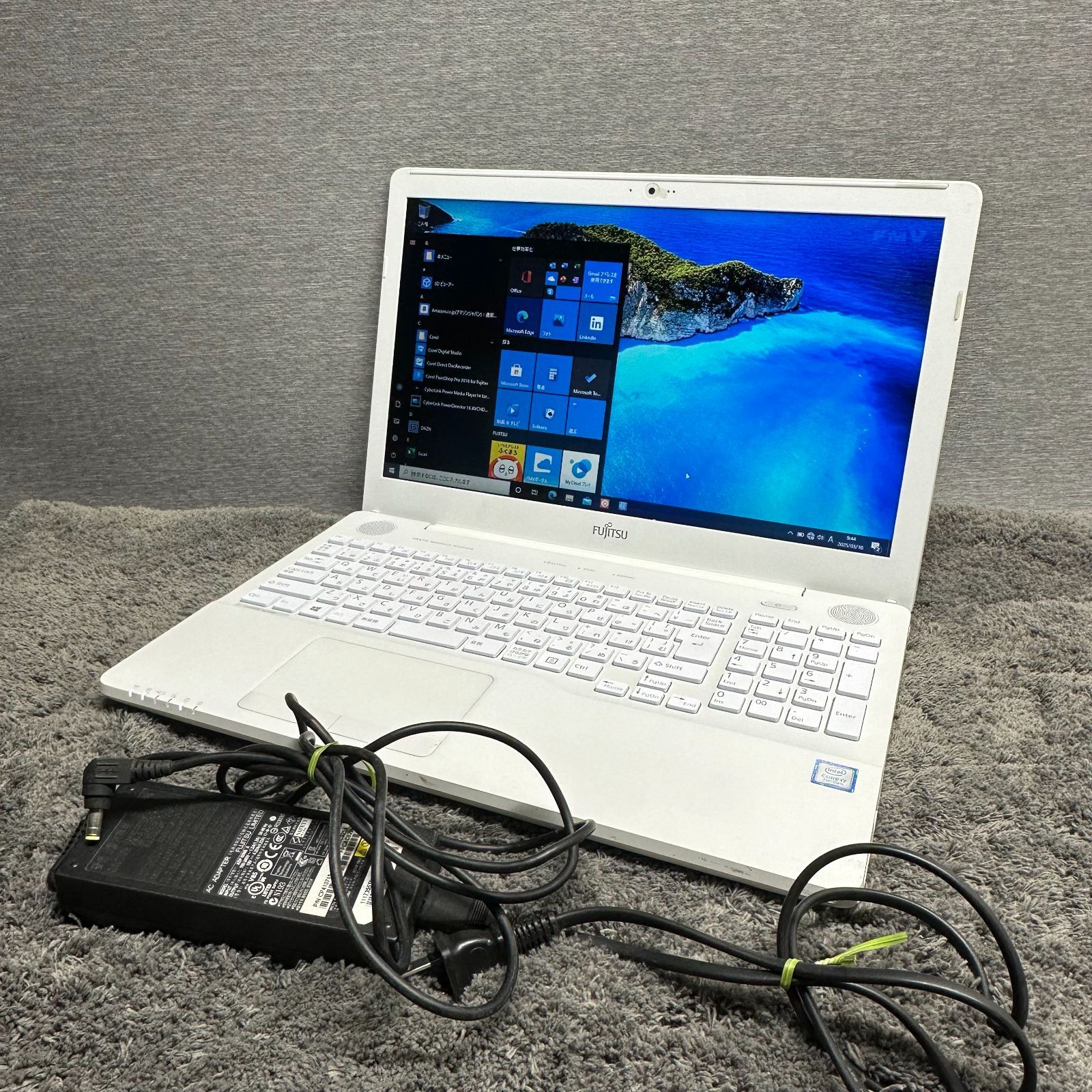 ○富士通 FUJITSU LIFEBOOK AH50/D1 / i7-7700HQ / 4GBメモリ / 1TB
