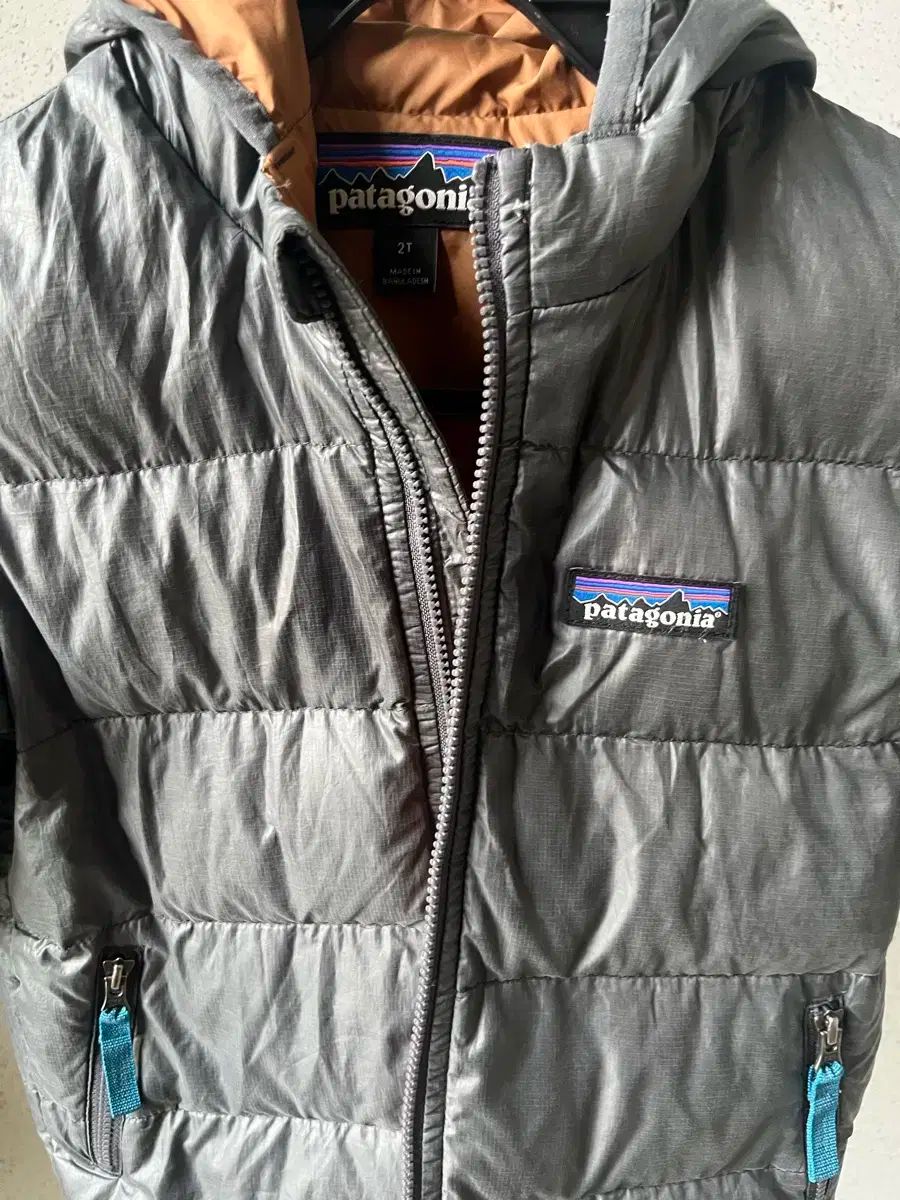  パタゴニア キッズ フルジップアップ ダウン 2 t アウター ベビー服(~95cm)