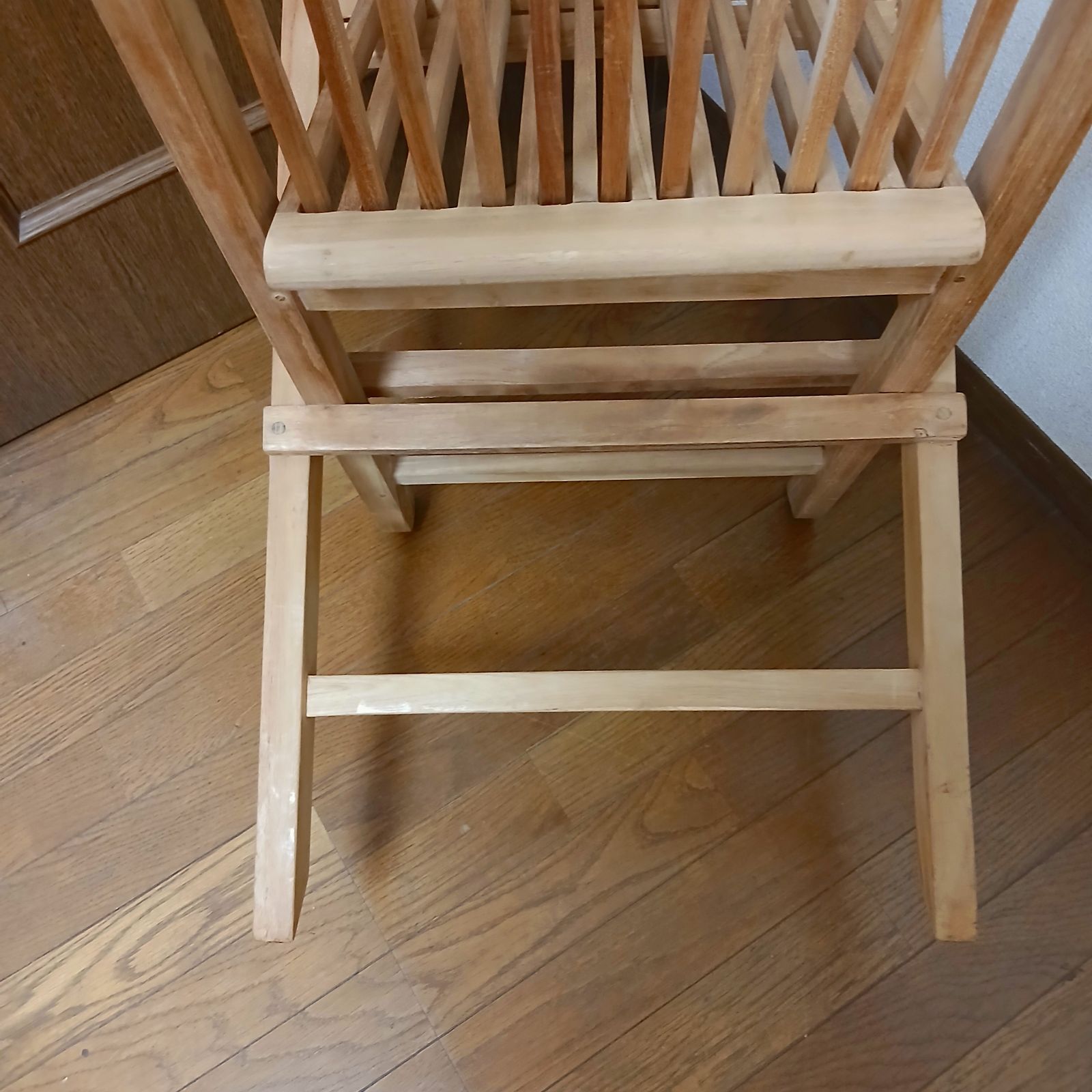 木製　スラットデザイン椅子　折りたたみ　 天然木 　ガーデンチェア 1脚 木製 スラットデザイン椅子 折りたたみ 天然木 ガーデンチェア 1脚