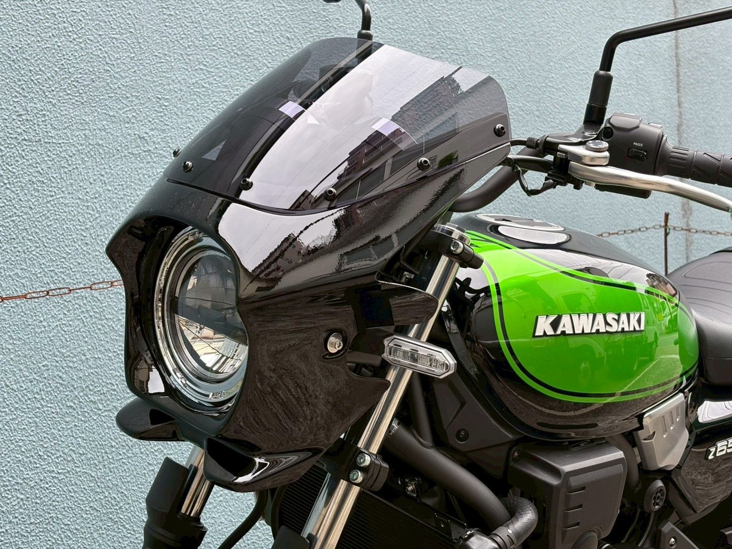 Z650RS 専用 ビキニカウル エボニーブラック 純正色 ショート