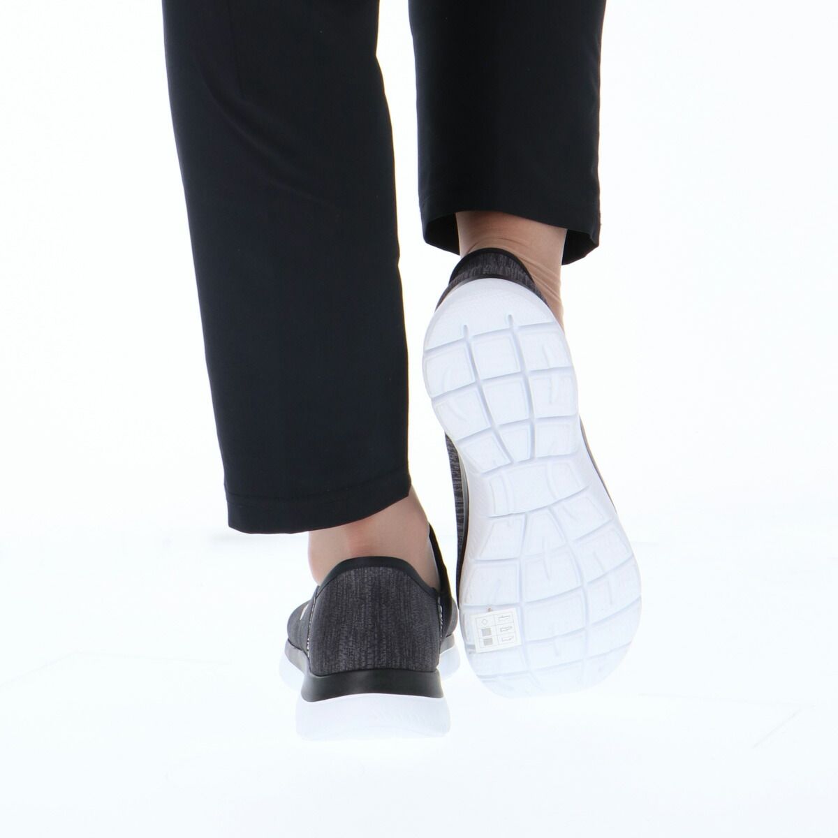 スポーツシューズ