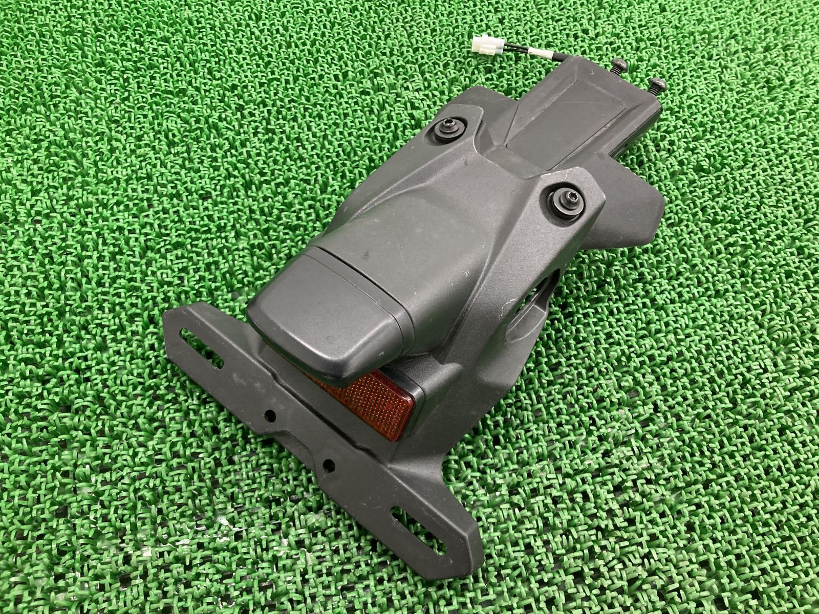 ZX-25R リアフェンダー カワサキ 純正 中古 バイク 部品 ZX250E ナンバー灯 リフレクター 割れ欠け無し 車検 Genuine