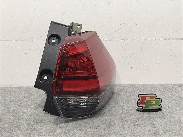 t32前期エクストレイル社外テールランプ エクストレイル 前期 後期 T32