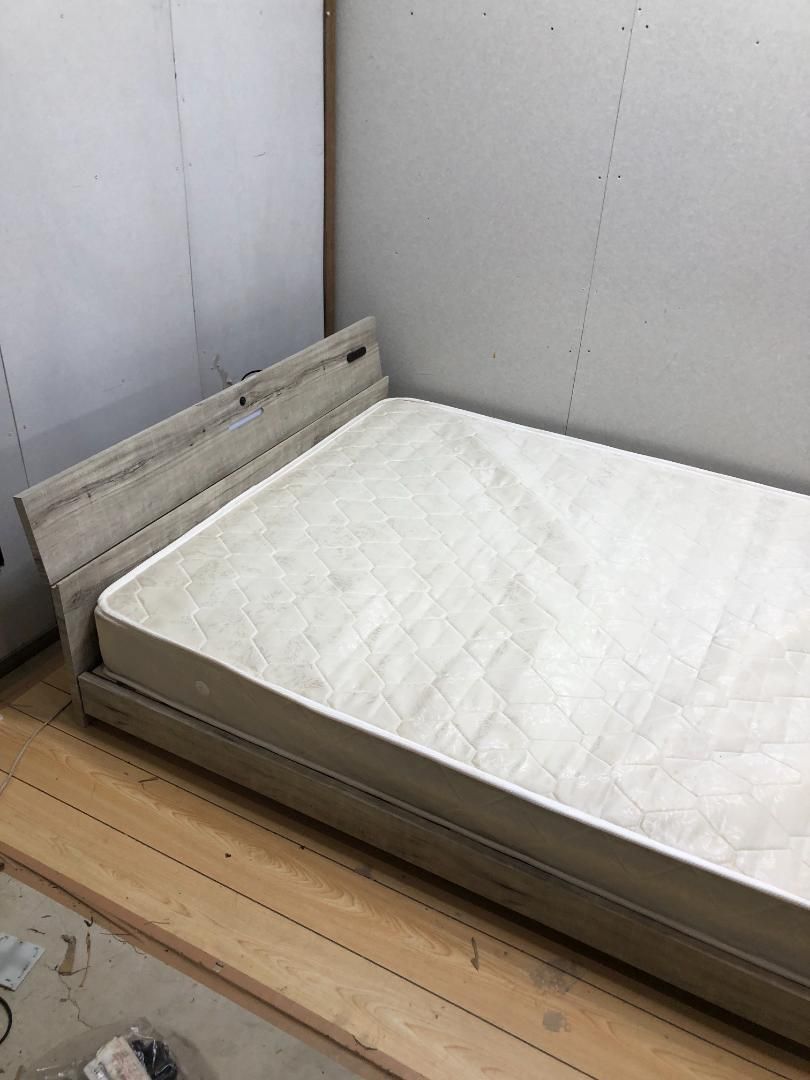 三幸コーポレーション セミダブルベッド、20cm マット 幅120cm Used