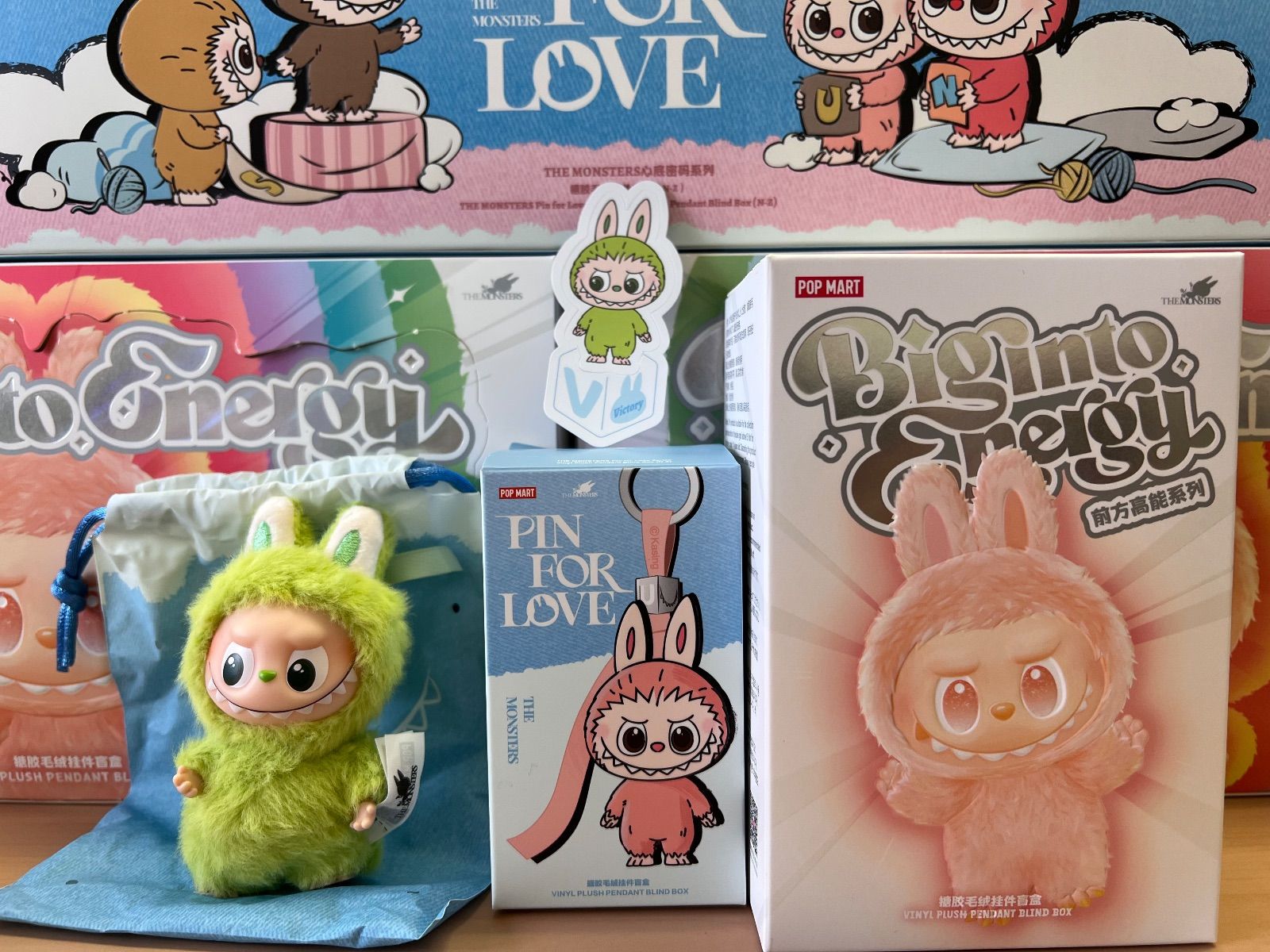 ⭐️【正規品・新品未使用】イニシャル［V］ POP MART ラブブ LABUBU