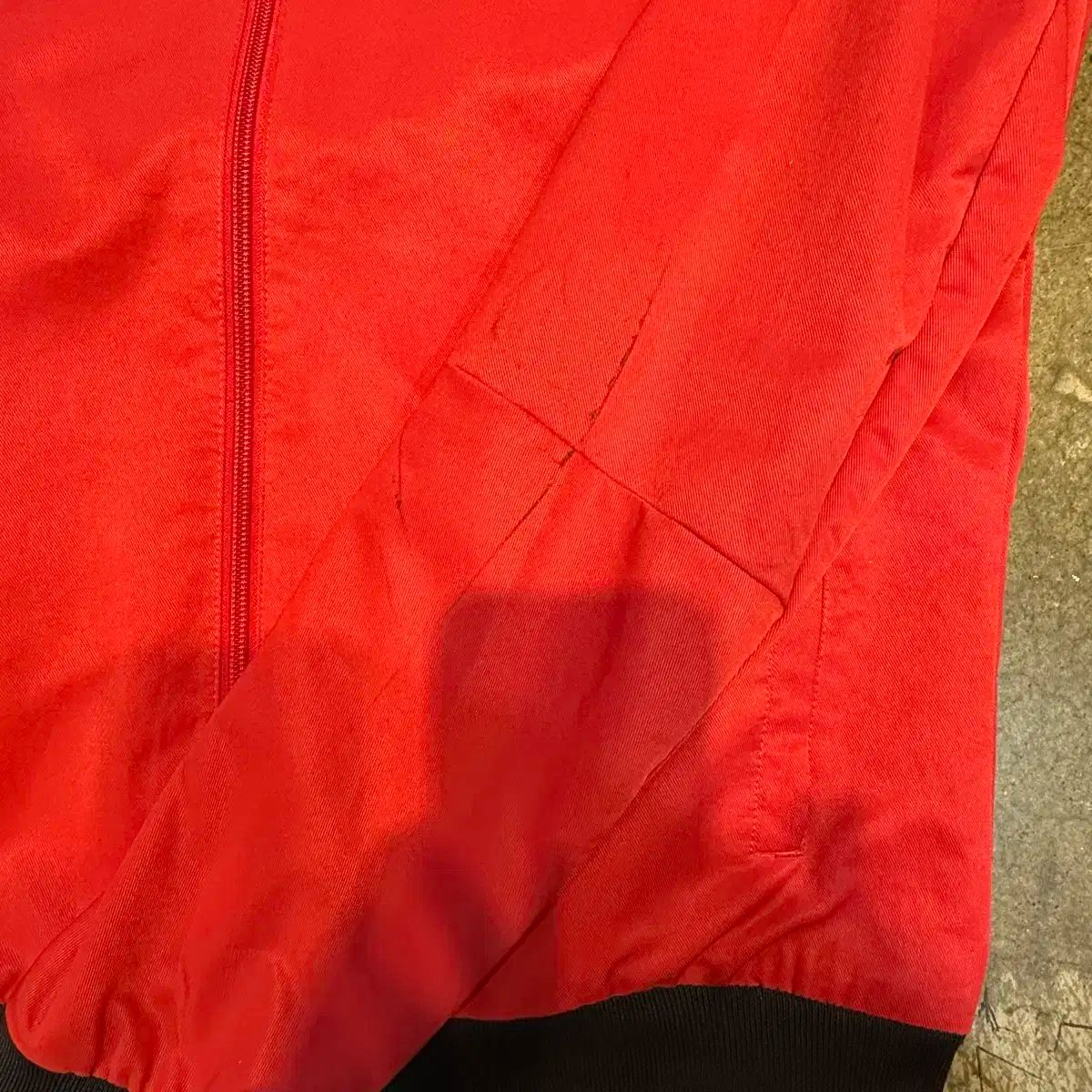 早い者勝ちの限定セール。 adidas アディダス マンチェスターユナイテッド レッド ブルゾン ジャケット