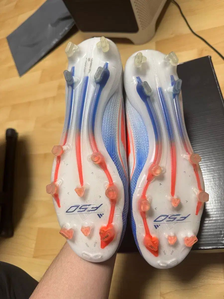 adidas アディダス