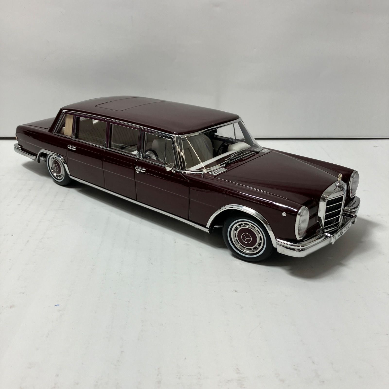 瀬戸店】1/18 Mercedes-benz Pullman Pearl Jujube Red KENGFai