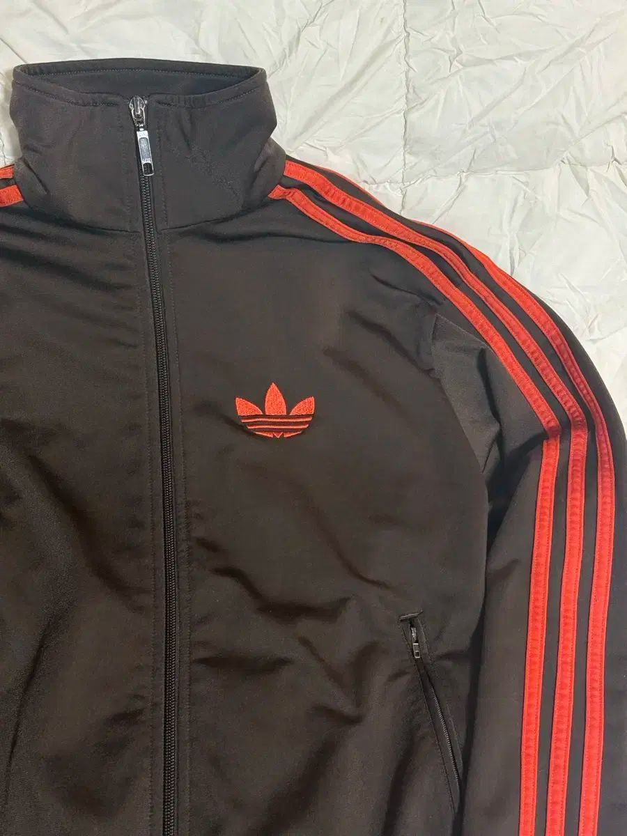 adidas アディダス