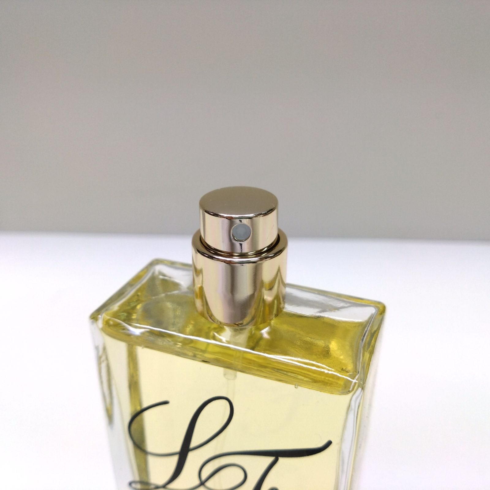 未使用品　藤井リナ フジイリナ　ラシャスフレーバー フェミニン フローラル　香水 Amazon.co.jp: ラシャスフレーバー 藤井リナ フェミニン フローラル