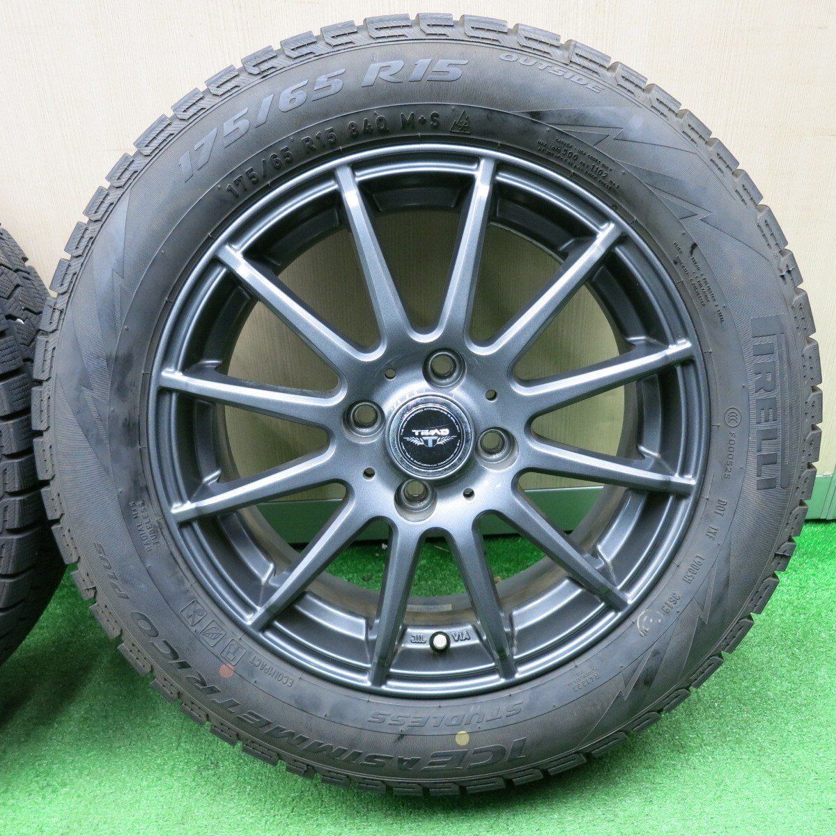 175/65 R15 84Qアルミ付きスタッドレスタイヤ4本 アルミホイール