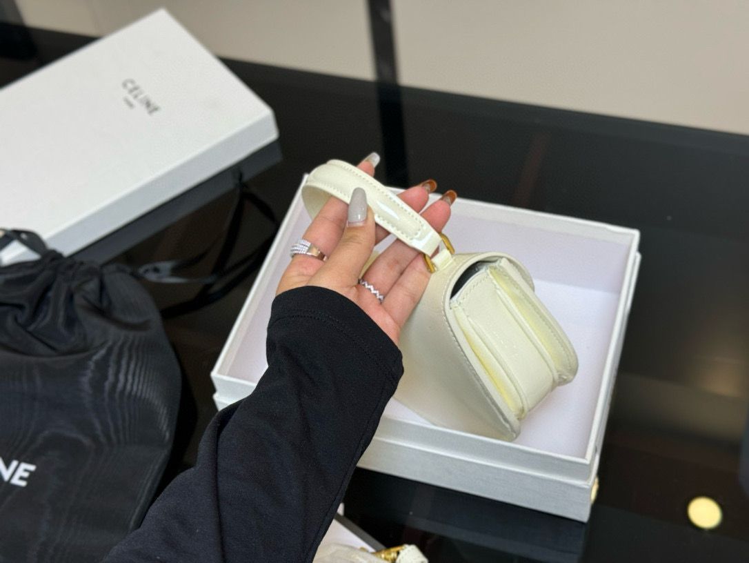 ★CELINE★セリーヌ ミニ クレア サドルバッグ 今日特価】Celine サドルバッグ（モノグラム）｜ワンポイント